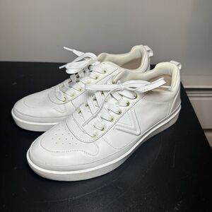 Vionic Womens Size 8.5 Wide Elise White Casual Leather Sneakers